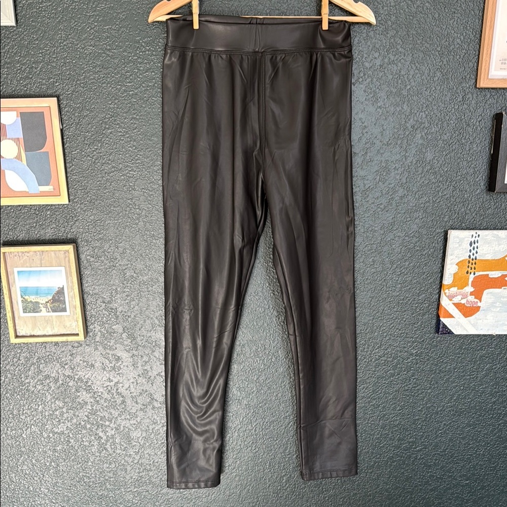 QED London Black High-Waist Leggings